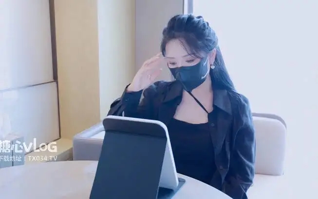 房产女销售靠身体签单，骚嘴含大屌狂吸口交，高跟鞋足交脚掌磨鸡巴，操逼猛干白虎穴，精液灌满小穴流出！-百宝袋