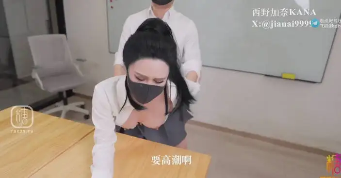 图片[5]-骚货御姐的辅导教学，高跟皮靴加肉丝足交撸肉棒