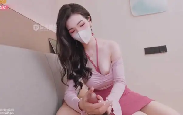 图片[3]-狐不妖 性感人妻骚脚勾引含在嘴里舔脚趾，性感包臀裙太骚了，骑在鸡巴上操穴才爽