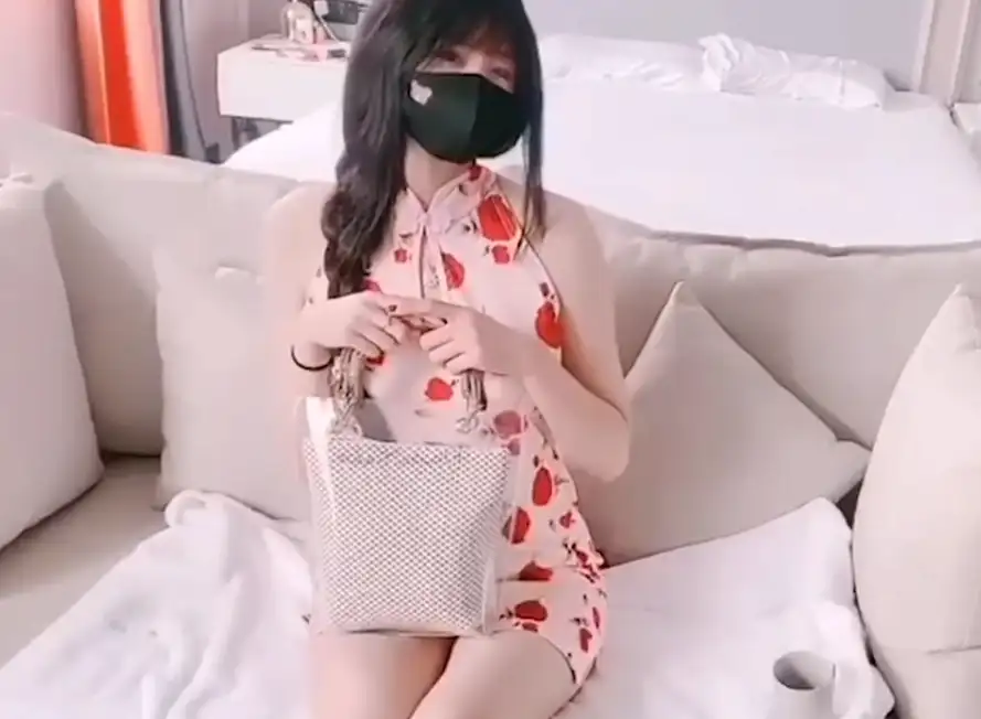 图片[2]-极品嫩模骚穴按摩 精油爆操内射爽到哭