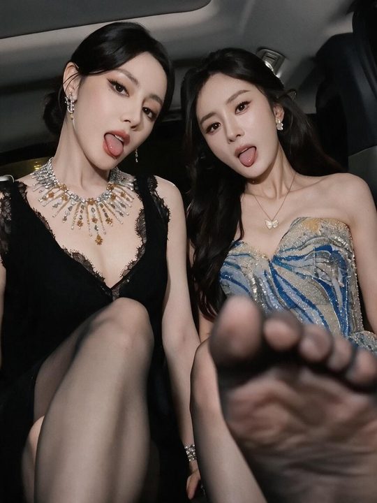AI魔改 迪丽热巴 杨幂 幂老板教热巴如何正确运用丝足诱惑海报