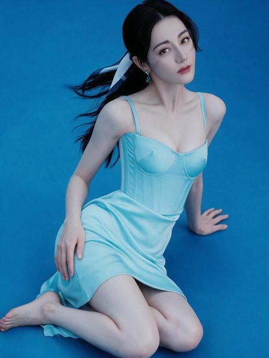 AI换脸 迪丽热巴 拍写真的愉快经历 热巴还是适合换到欧美女星身上，太契合了，绝美呀！